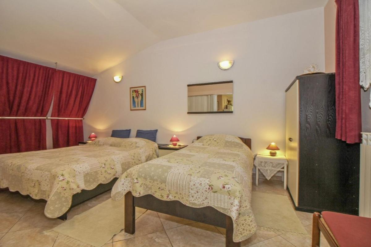 Dalibor In Jakacici - Haus Fuer 2-4 Personen Gračišće Esterno foto